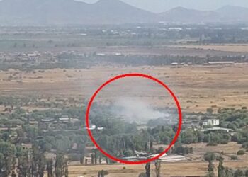 Incendio afectó una casa en Batuco: Bomberos declaró alerta por riesgo de propagación.