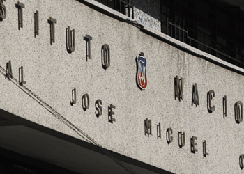 Agresión a profesoras del Instituto Nacional provoca tremenda reacción y fiscalización.