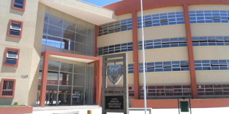 INSUCO Talca da inicio a un paro indefinido en protesta por el PADEM 2026.