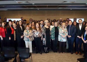 “Sembrando Sonrisas” celebra 10 años promoviendo la salud dental de los guaguas en Chile.