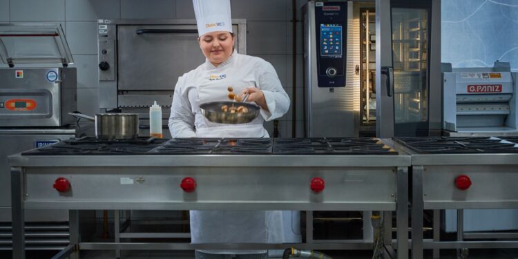 El reto saludable de la Junaeb y Duoc UC en la gastronomía chilena.