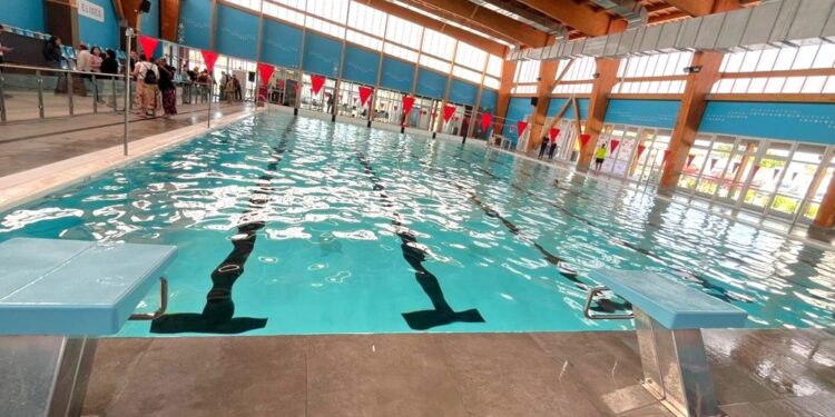 Inauguran piscina temperada semiolímpica y consolidan un hito para la ciudad.