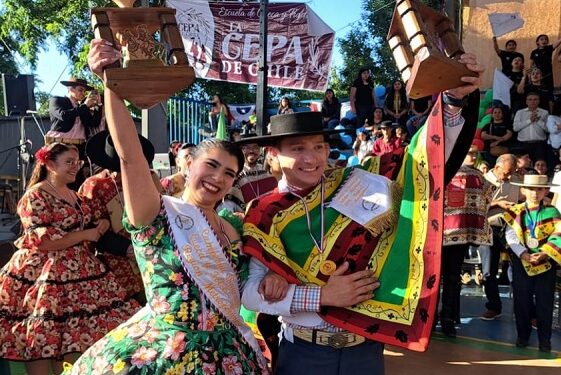 Buin se lleva el título de campeón regional de cueca en Pirque y va a competir en el Nacional de Río Negro.
