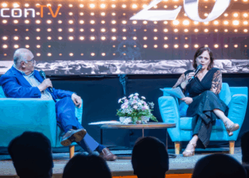 Claro, aquí tienes la reescritura del titular en un estilo que evoca el tango: «Las penas que llevamos, en las letras de Pucon resonamos.»