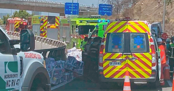 Accidente de tránsito en la caletera de la autopista Los Libertadores.