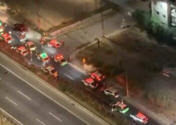 Carabineros recupera auto robado en Colina y atrapa a dos sujetos en un operativo.