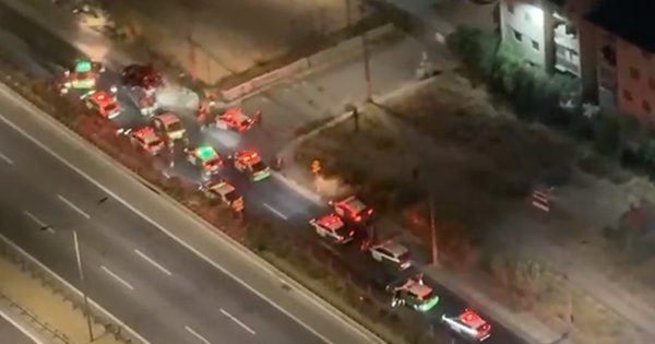 Carabineros recupera auto robado en Colina y atrapa a dos sujetos en un operativo.