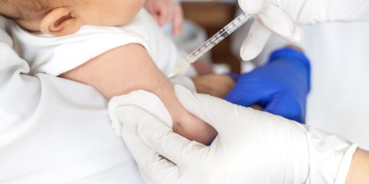 Chile resalta el éxito de su campaña de vacunación contra el virus sincicial.