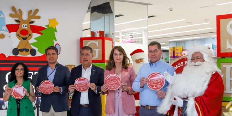 Se cierran las inscripciones para las «Vitrinas de Navidad 2025» en Santiago.