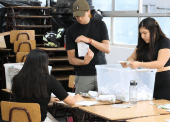 Elecciones 2025: ya se cierran las mesas y arranca el conteo de votos.