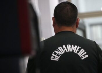 Gobierno presenta reforma constitucional para que la Gendarmería esté bajo el Ministerio de Seguridad Pública.