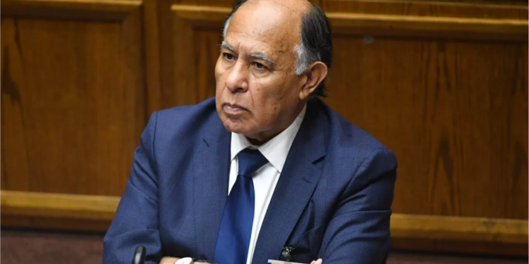 Crisis judicial: El Senado destituye a Diego Simpertigue, sumando tres ministros destituidos.