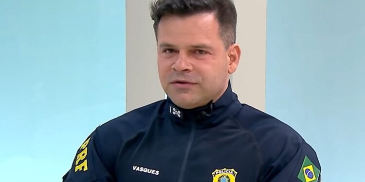 Arrestan en Paraguay a un ex policía sentenciado por intentar dar un golpe de Estado en Brasil.