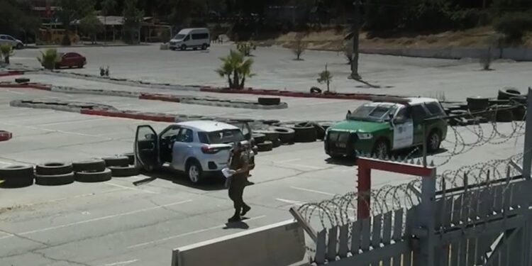 Carabinero fuera de servicio disparó a una conductora tras una supuesta estafa e intento de atropello en Cerrillos.