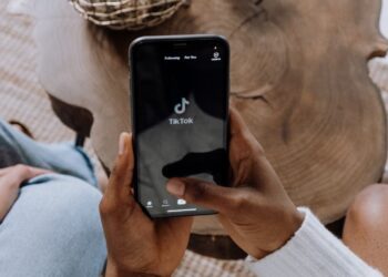 TikTok establece una sociedad conjunta en EE.UU. con mayor participación estadounidense para eludir su veto en el país.