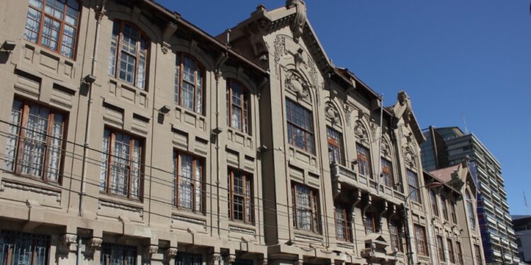 Comunidad de la U. Católica de Valparaíso recibió un correo con una amenaza de ‘masacre’: ‘Mataré a tantas personas como pueda’