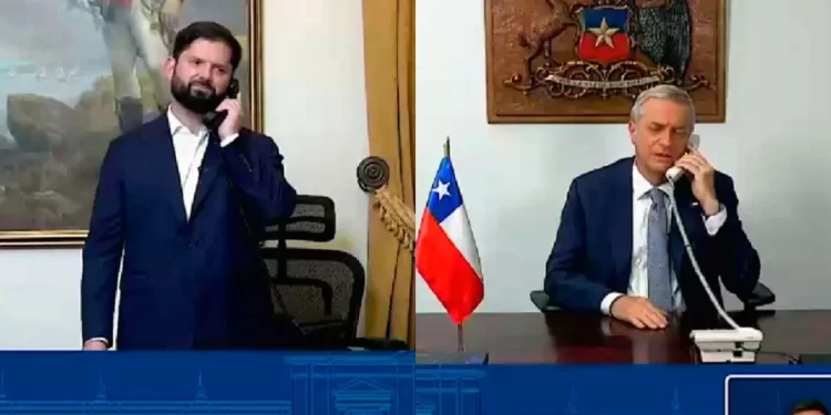 El presidente Boric congratula a Kast por su triunfo.