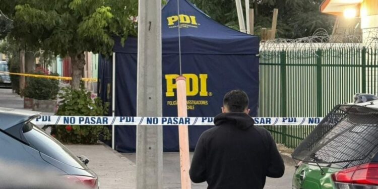 Violento asesinato en Puente Alto: un joven de 20 años apuñala por la espalda a otro de 23 debido a rencillas anteriores.