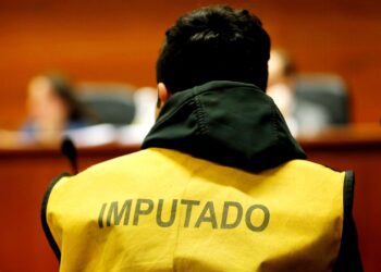 Parricidio fallido: dictan prisión preventiva a hombre que roció con bencina y quemó a su padre en Talca.