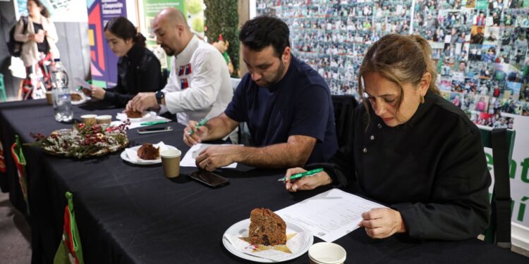 Valparaíso eligió su mejor pan de Pascua, cola de mono y vitrina navideña para 2026.