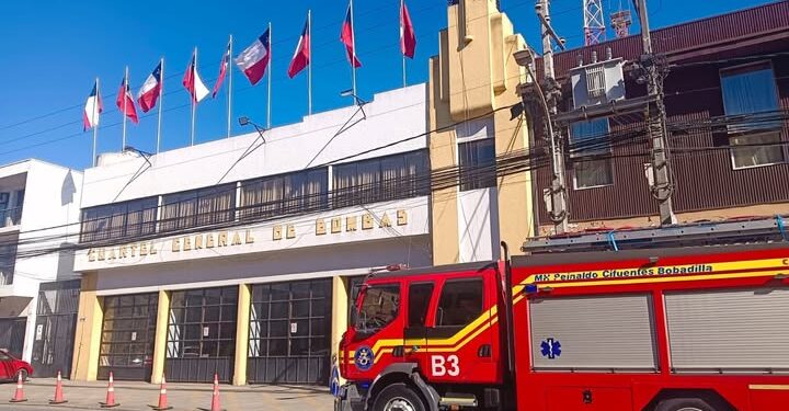 Indignación en Maule tras el ataque a bomberos mientras combatían incendios.