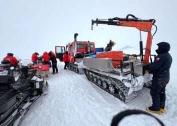 Ejército lleva a cabo expedición científica en la Antártica y actualiza datos geodésicos.