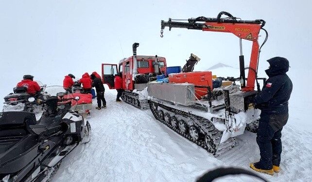 Ejército lleva a cabo expedición científica en la Antártica y actualiza datos geodésicos.
