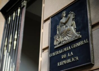RN solicita un fiscal exclusivo luego de que la Contraloría detectara desorden financiero en 73 servicios públicos.