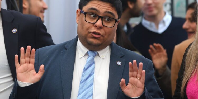 El oficialismo solicita a Unicef que intervenga en la controvertida propuesta del diputado Meza sobre conmutar penas, incluso para violadores de niños.