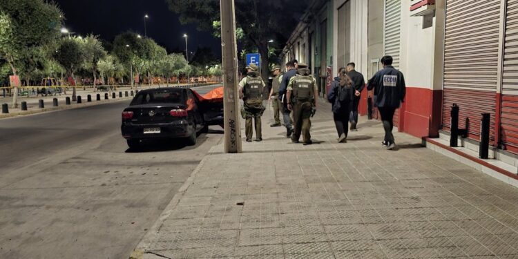 Doble homicidio en el barrio Meiggs provoca conmoción: las víctimas recibieron entre 10 y 15 disparos.