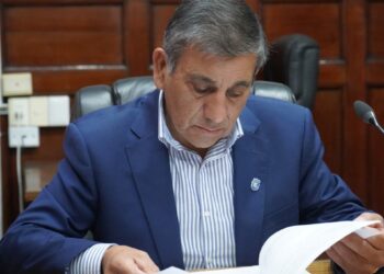 Contraloría revela la existencia de lazos familiares entre empleados de la Municipalidad de El Tabo.