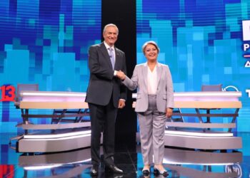 Kast afirma que «vamos a investigar los efectos en las Pymes» de la jornada de 40 horas, mientras que Jara admite que la ley «ha producido un costo laboral».