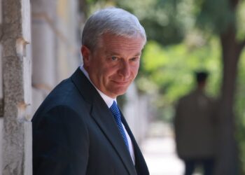 José Antonio Kast envía un mensaje navideño a las Fuerzas Armadas, a la policía y a los servicios esenciales.