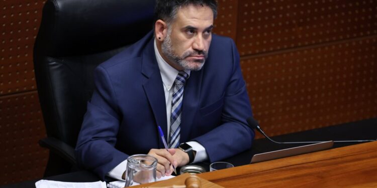 Juez que ordenó la prisión de 42 exgendarmes califica la red criminal en cárceles como «corrupción institucional sistémica».