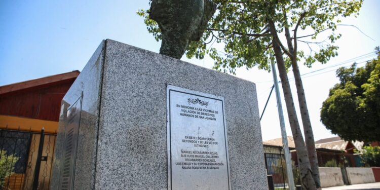 Autoridades reprochan el vandalismo en un lugar de memoria histórica.