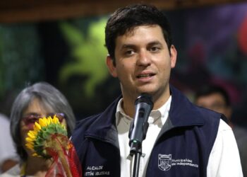 Alcalde de Independencia lamenta la falta de quórum en la Cámara y señala que «los diputados carecen de profesionalismo».