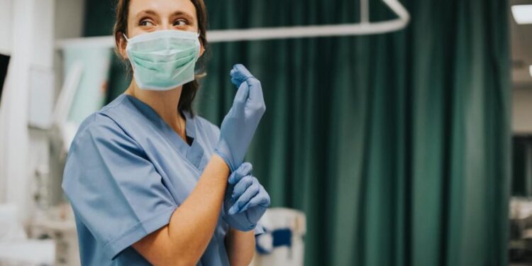 Beca gratuita que incluye vuelo sin costo