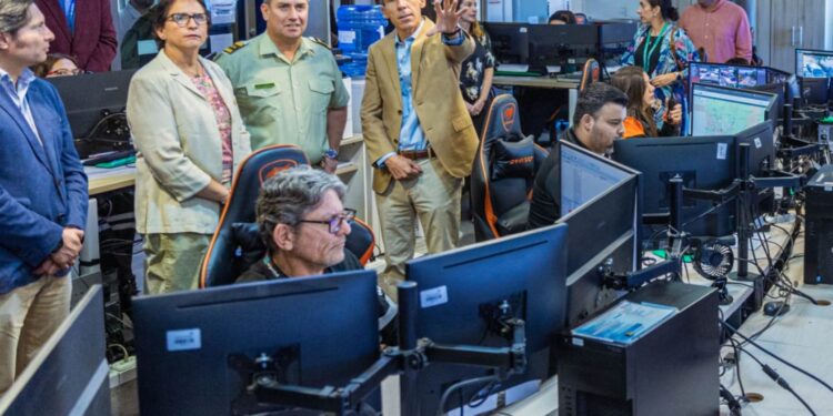 Lo Barnechea se convierte en la primera municipalidad en Chile con acceso directo a la base nacional de autos robados.