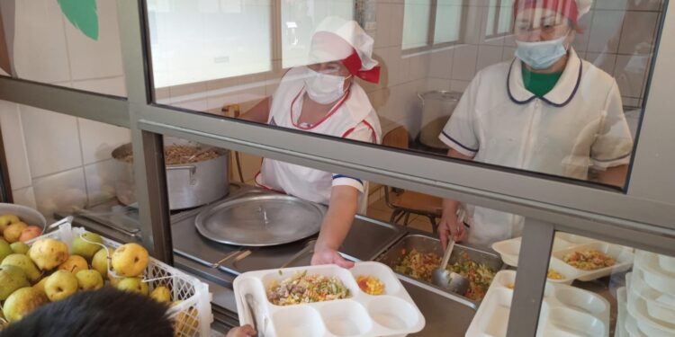 Nuevas modalidades en los comedores escolares pretenden aumentar la participación estudiantil para 2026.