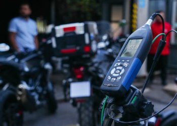 Gobierno comienza a revisar la norma de ruidos de vehículos, poniendo énfasis en las motos.