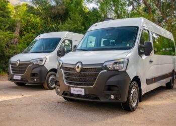Un clásico del transporte vuelve a las pistas: Renault Master.