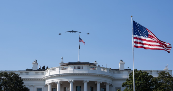 EE. UU. cierra el programa de reunificación familiar para siete países por supuestos «abusos»