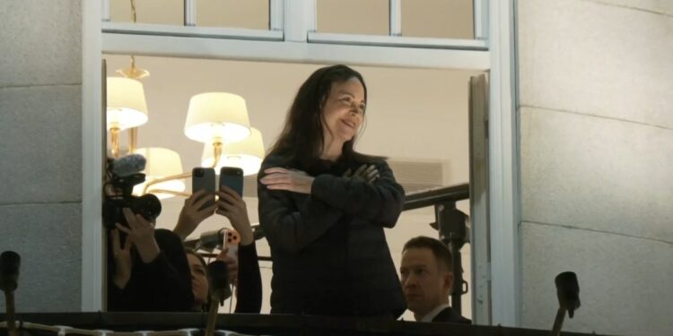 María Corina Machado hace su primera aparición pública en Oslo después de más de un año en la clandestinidad.