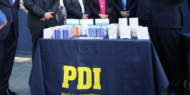 Desmantelan la mayor operación de tráfico de medicamentos en el país y arrestan a 20 sospechosos por asociación criminal y otros delitos en Ñuble.