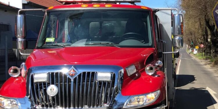 Accidente de alta energía causa varios heridos en Los Ángeles.