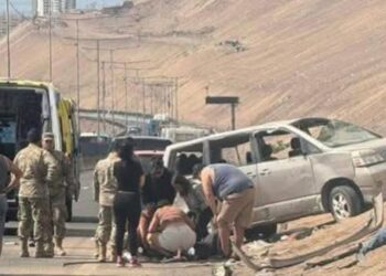 Una mujer ha muerto y cuatro personas han resultado gravemente heridas tras el vuelco de un furgón en Alto Hospicio.