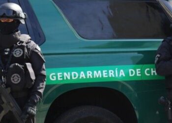 Pareja de delincuentes que asaltó y amenazó a un menor de 14 años en Los Ángeles fue condenada a prisión.