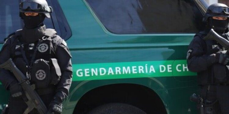 Pareja de delincuentes que asaltó y amenazó a un menor de 14 años en Los Ángeles fue condenada a prisión.