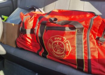 Sustraen equipo y uniforme completo a un bombero en las afueras de la Cuarta Compañía de Los Ángeles.