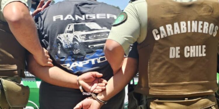 Allanamiento en Yumbel termina con un detenido: se confiscaron drogas y objetos robados.